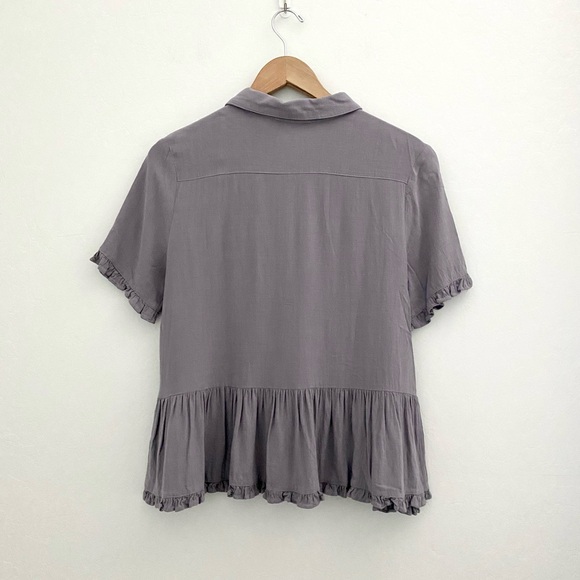 Collared Ruffled Linen Blouse - Picture 2 of 3